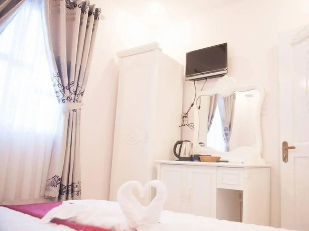 Phung Hoang Hotel