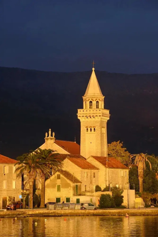 VIU2 Castle