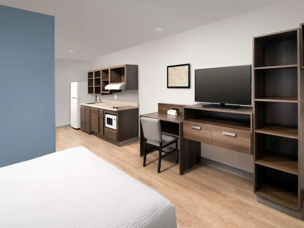 WoodSpring Suites Toledo Maumee