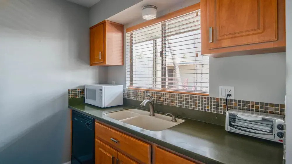 Stylish 1BR Apt Old Town by WanderJaunt