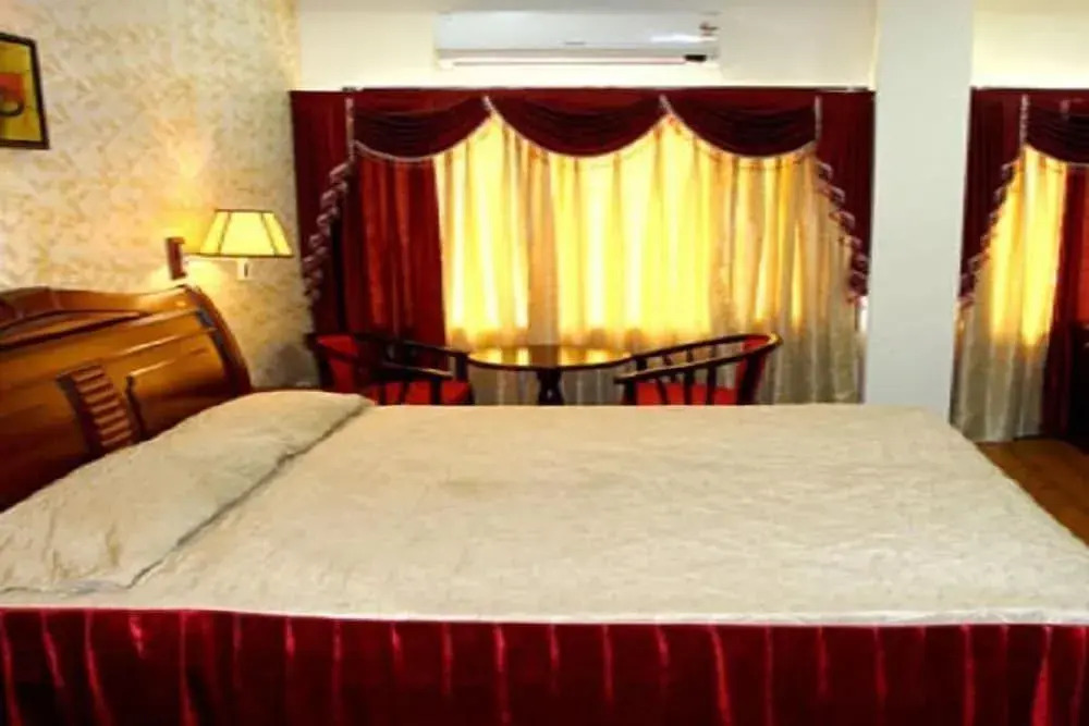 Hotel Shiraaz - 2