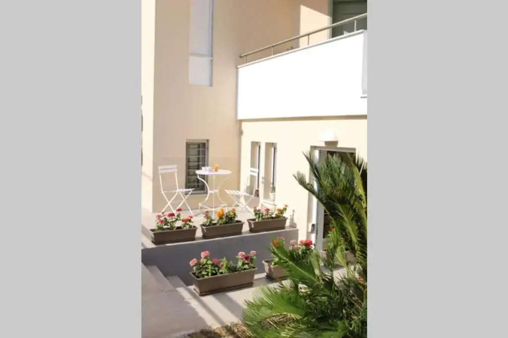 Aretis St Apartment