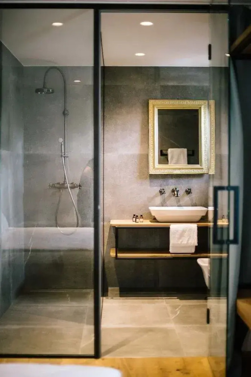 Vault Hotel