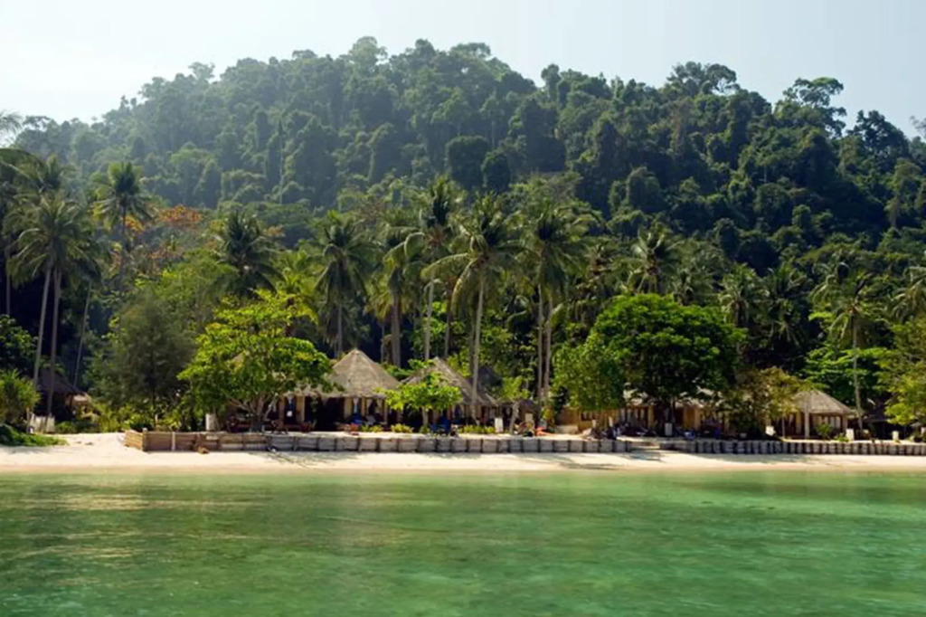 Thapwarin Resort - Green Hotel