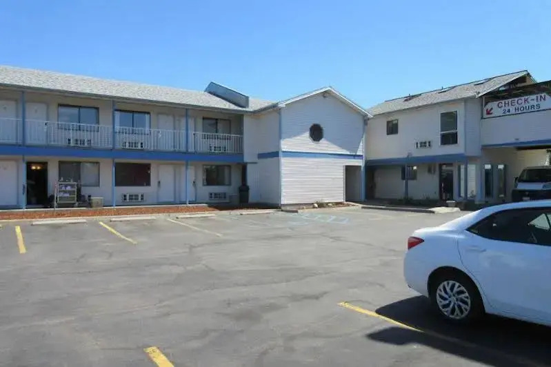 Silver Lake Motel