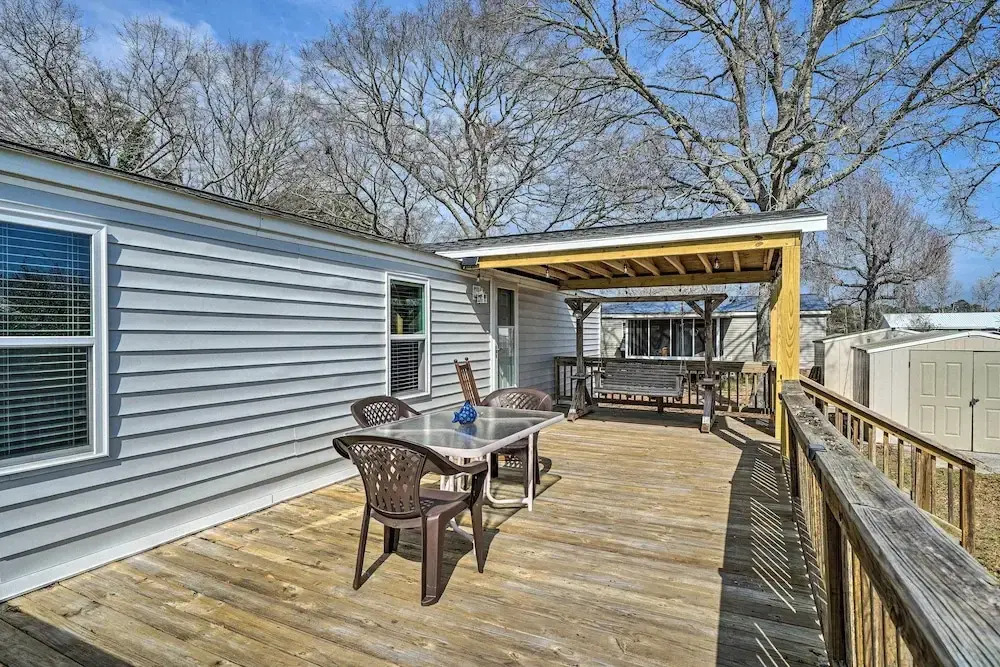 Peaceful Supply House ~ 2 Mi to Holden Beach!
