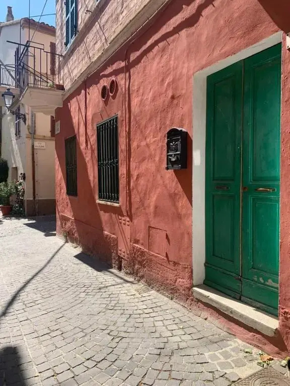 S236 - Sirolo, monolocale nei vicoli