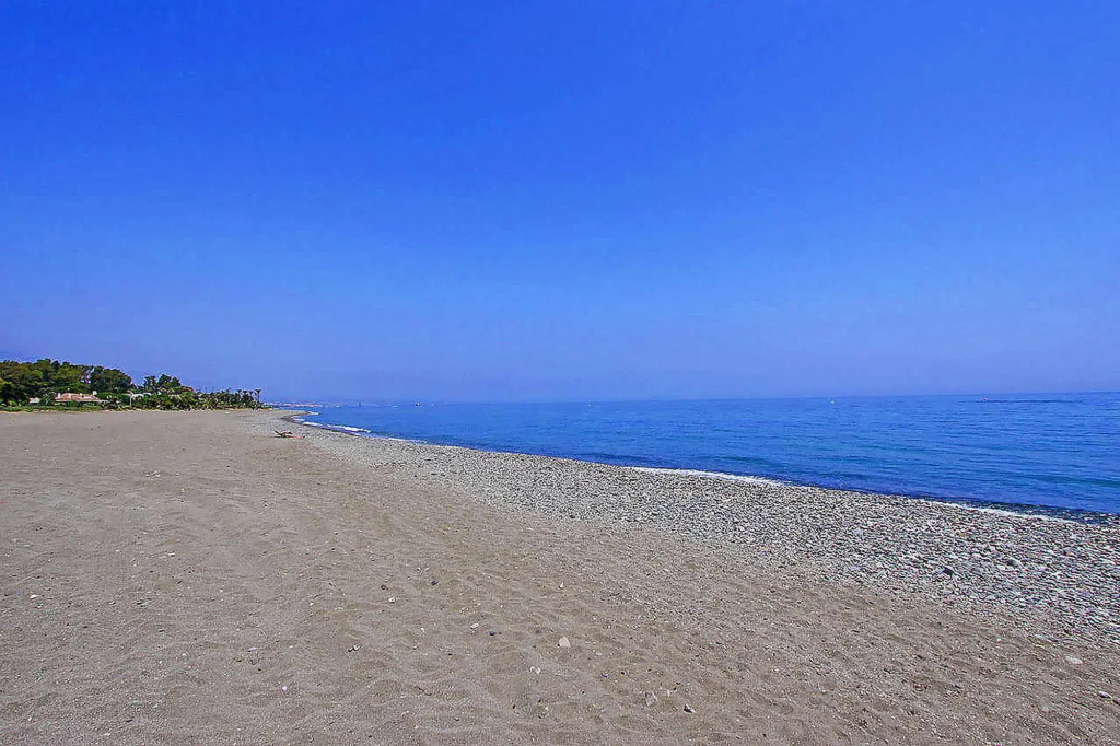 1106 Marbella Large Family Villa