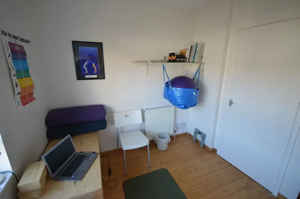 2 Bedroom Charming House With Free Parking