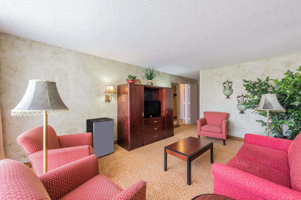 Staybridge Suites Dallas Market Ctr Love Field by IHG