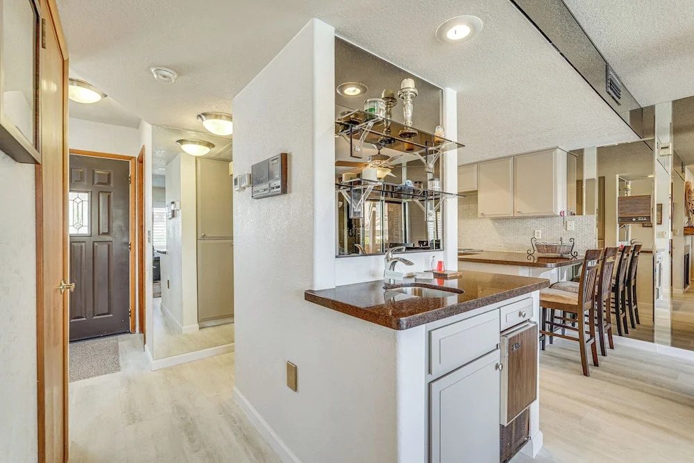 Walk to Lake Havasu Beaches: Condo w/ Pool Access!