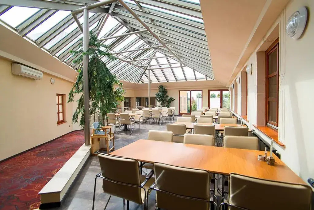 Gastland M0 Hotel & Conference Center