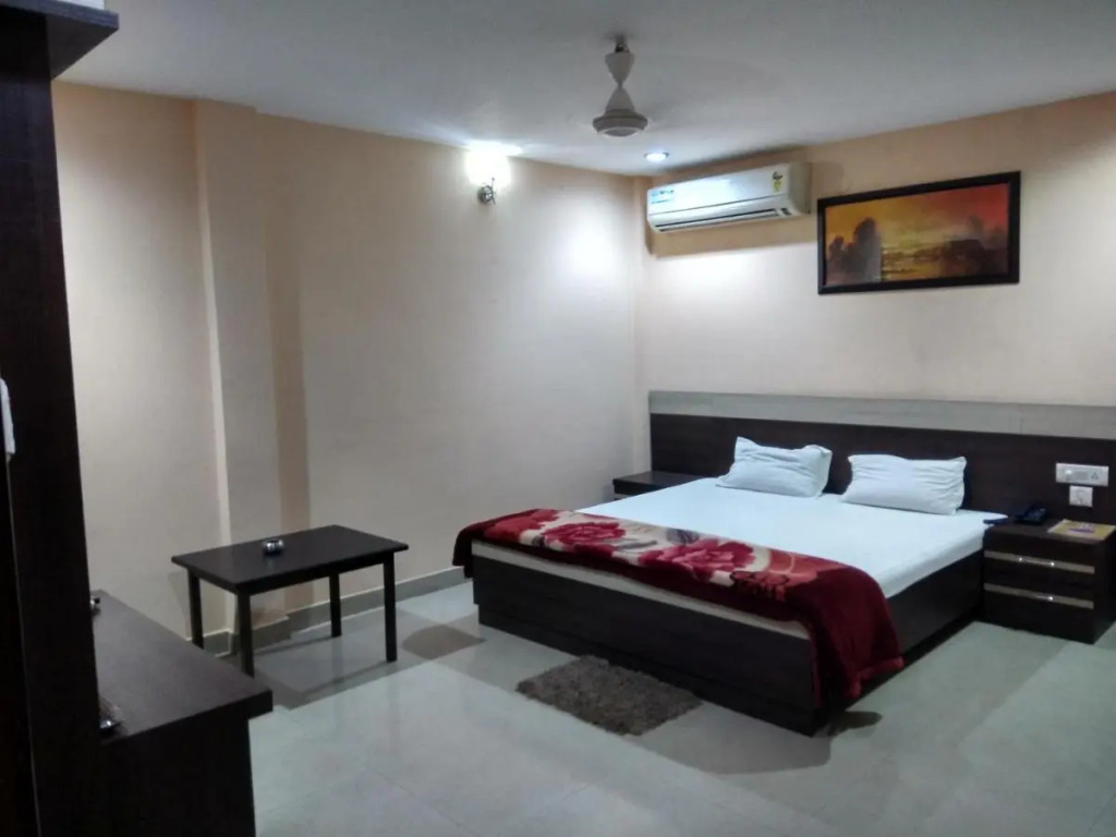 Hotel Raj Palace