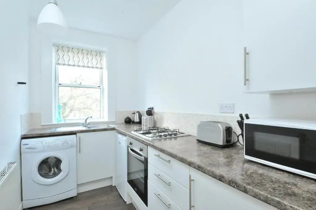 367 Comfortable 2 Bedroom Apartment on the Edge of Edinburgh s Historic Old Town