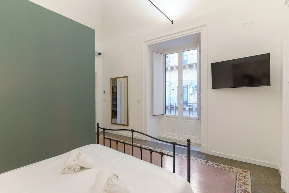 KleoSuites