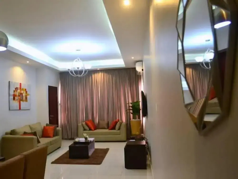 Lilly Grand Luxury Hotel and Apartment