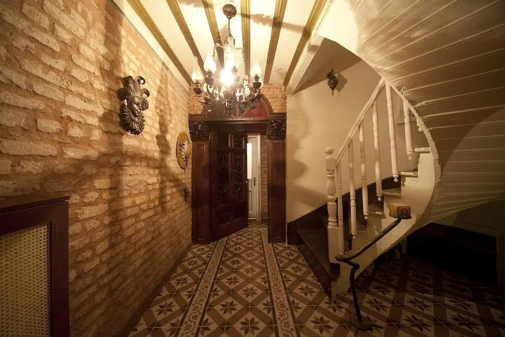 Palation House