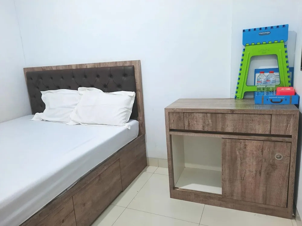 OYO Life 92883 Kost Ratana Cengkareng Syariah