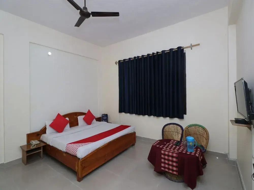 OYO 24489 Hotel Greenwood