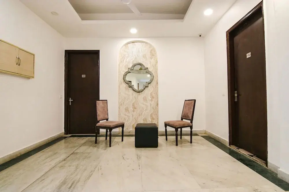 FabHotel Signature Luxe Inn