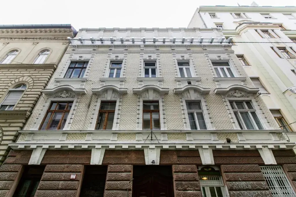 ND 18 Apartments