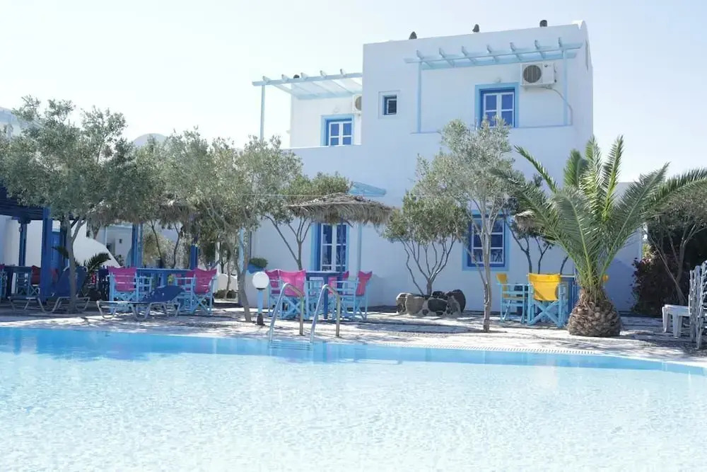 Studios Apartments Perivolos