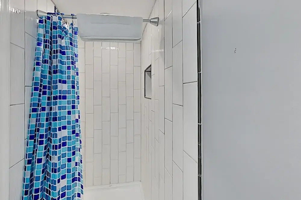 Lovely Surfside Shores Gem: Beach Access & Pool 2 Bedroom Condo