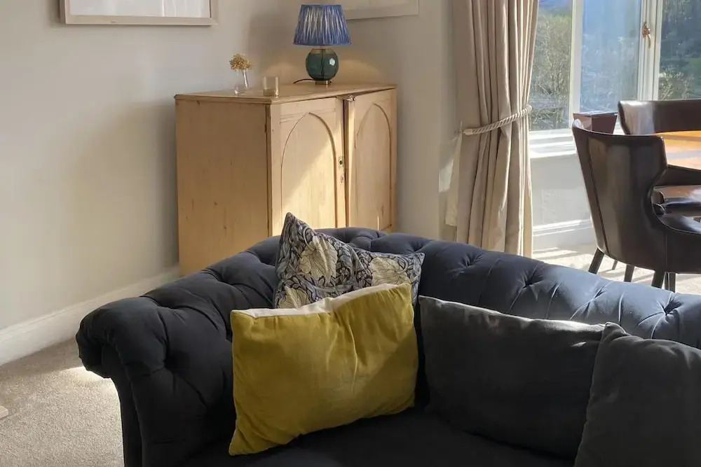 Beachside 2-bed - Sleeps 4, Parking & Pet Friendly