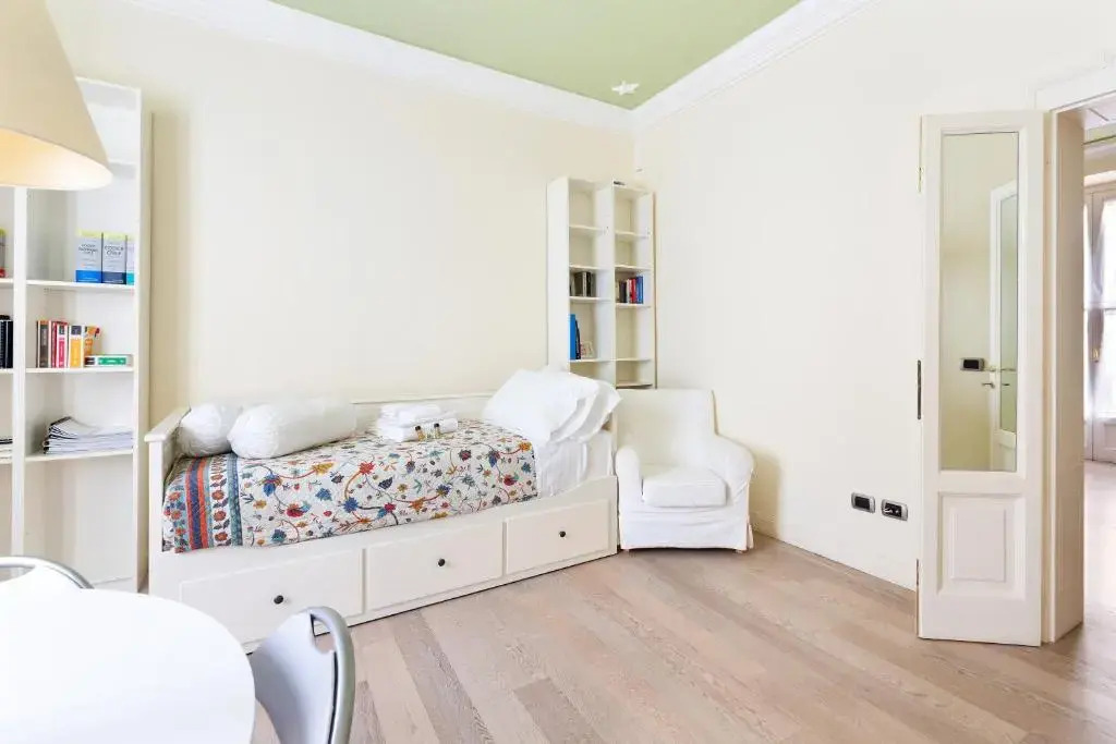 Corso Vercelli Elegant Apartment