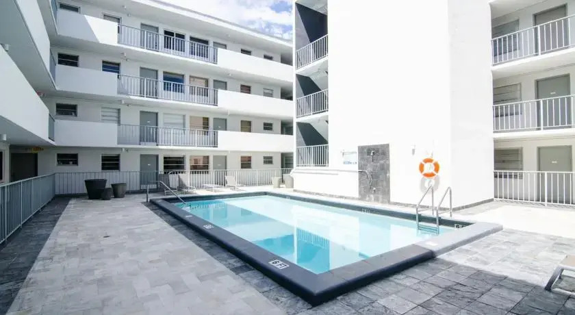 South Beach Miami Servirents