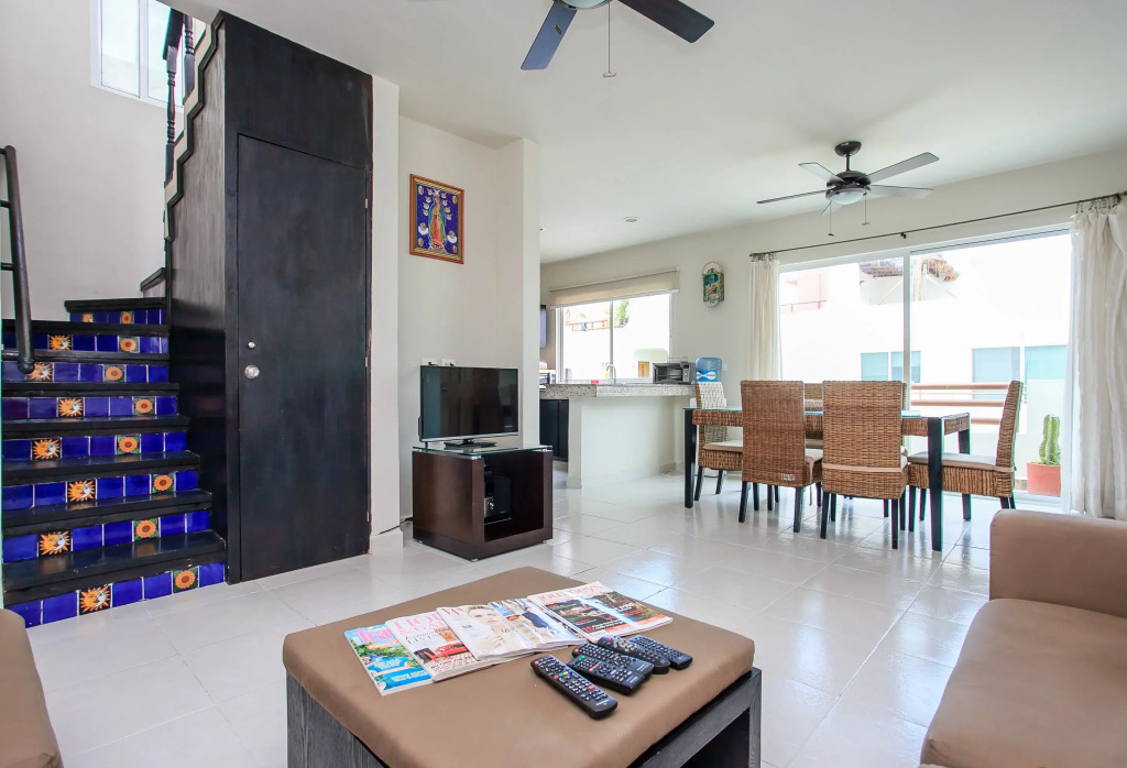 Contemporary Private 2 Br Ph Near Everything