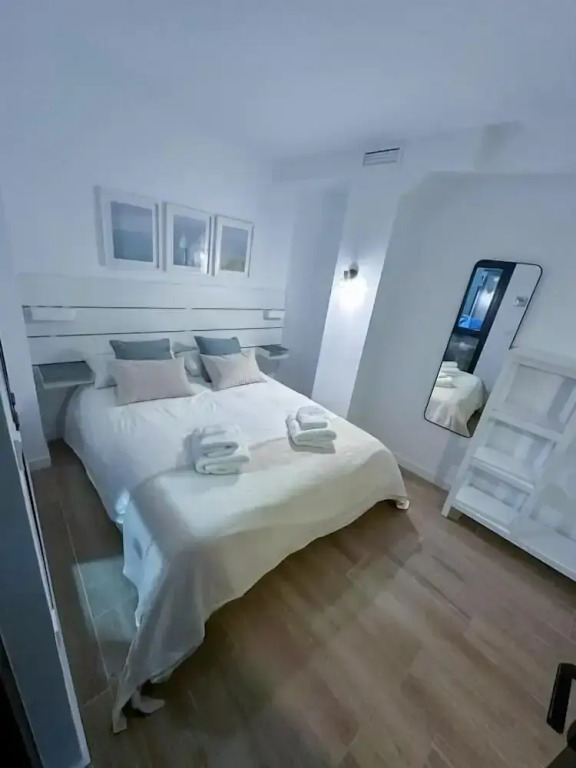 ZUR Boutique Hostel