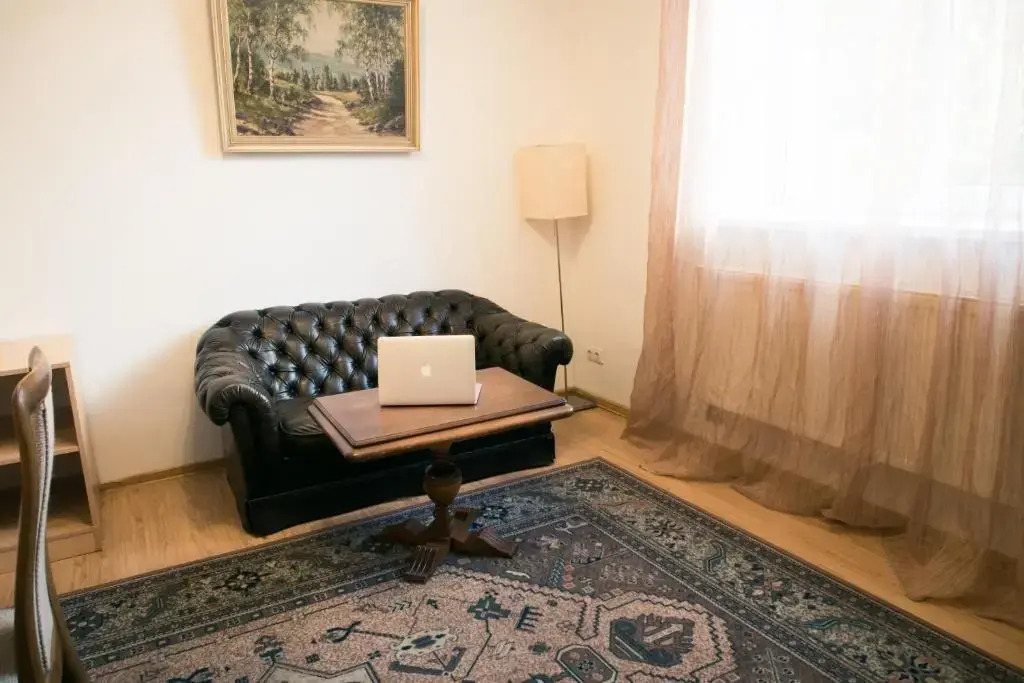 Town Hall 3 Bedroom Apartment