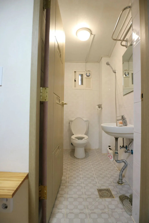 One Minute Guesthouse