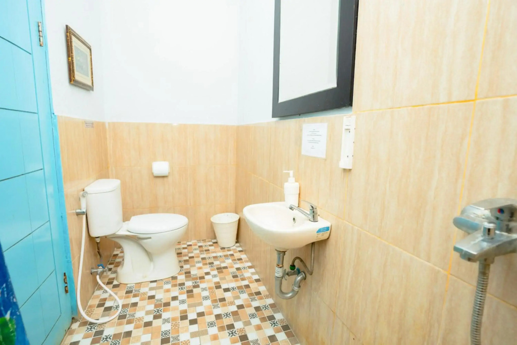 Reddoorz at Just In Mataram City