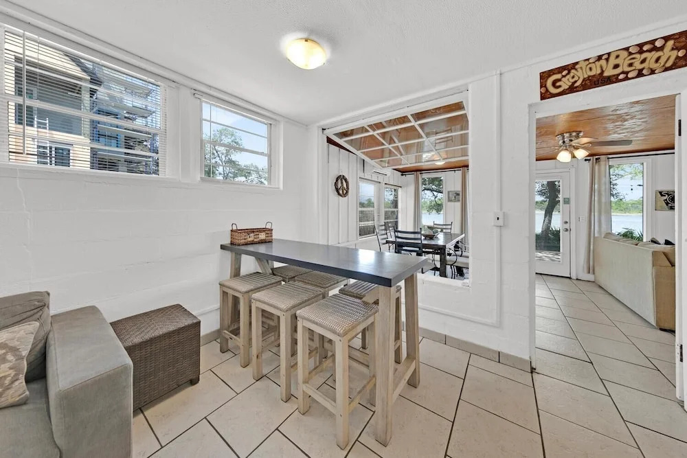 Sealake Cottage