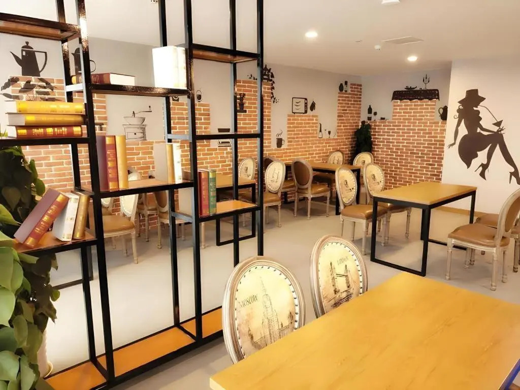 James Joyce Coffetel Chengdu Longquan Dongfang Huada Plaza