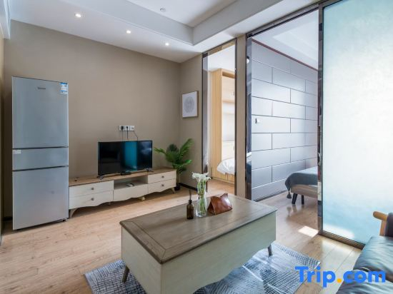 Yangzhou Xianyun Light Luxury Homestay