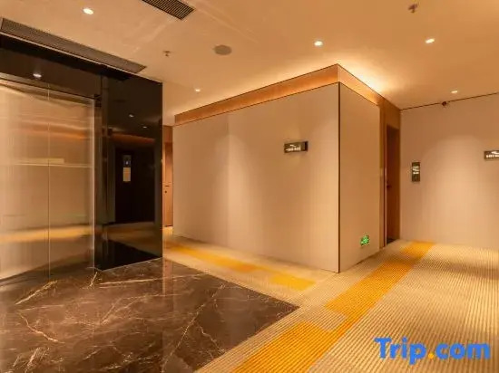 Meilan Four Seasons Hotel (Yunshan Fengjing Plaza)