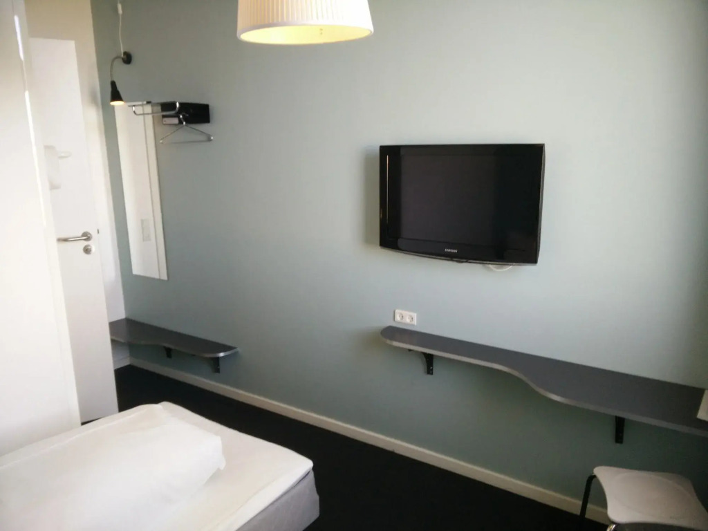 Motel X