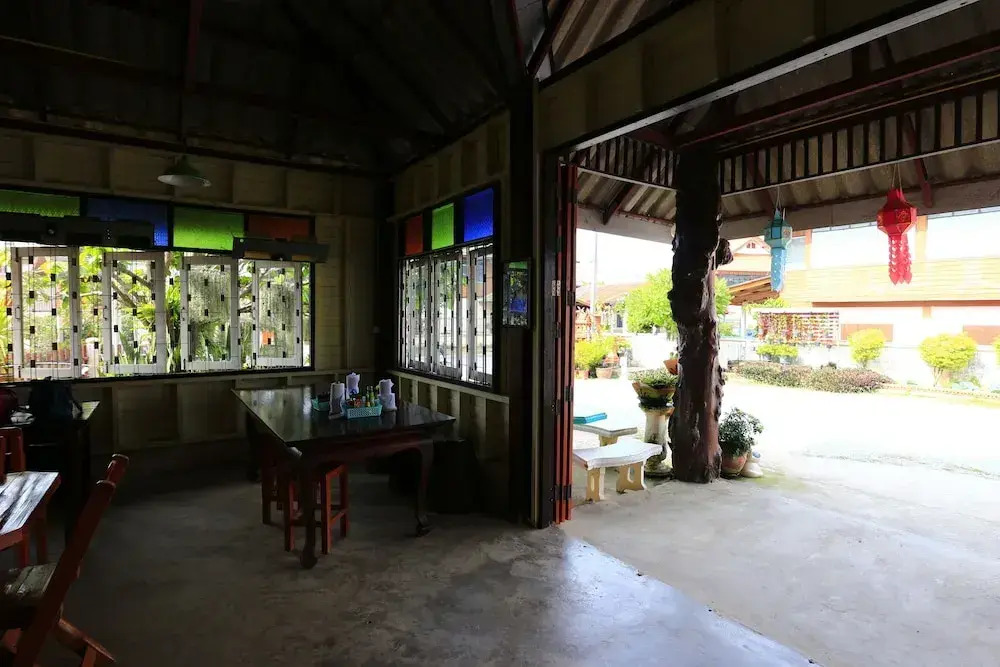 Meechoke Hotel
