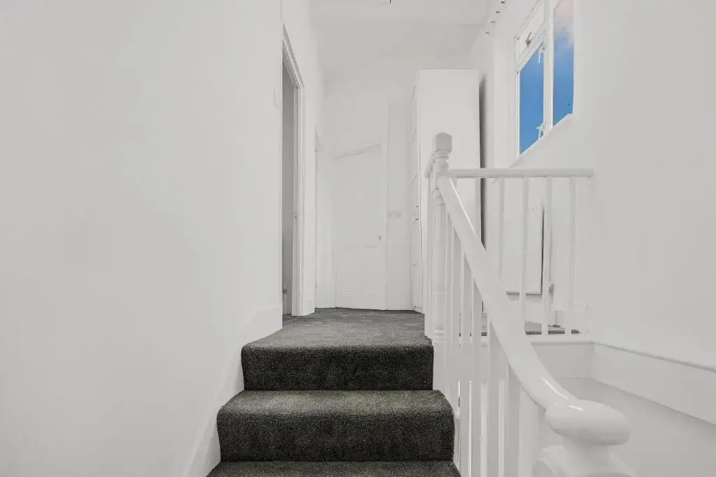 Heathrow Living Stanwell Serviced House 5 bedrooms