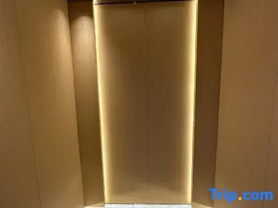 Junhan Smart Hotel (Nanping Pedestrian Street Tangzixiang Subway Station Store)