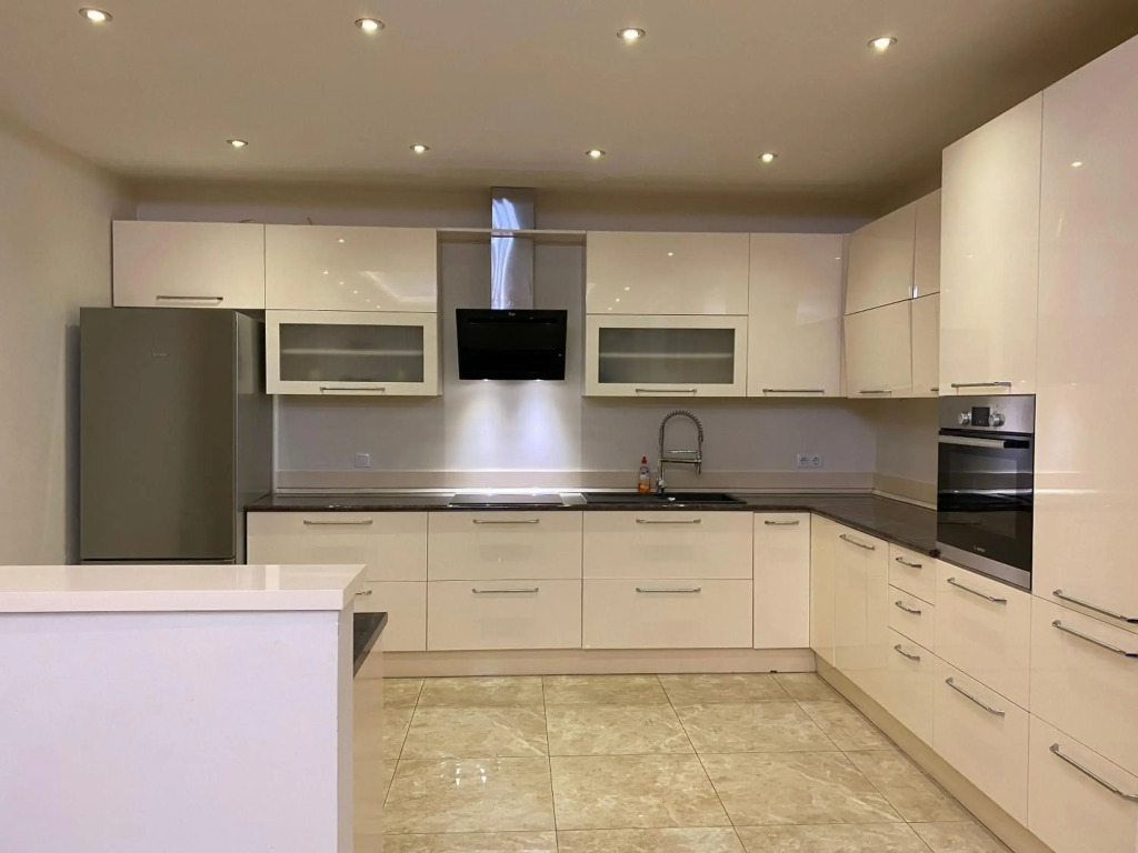 Teryan street 3 bedrooms Luxury and Unique apartment TT777