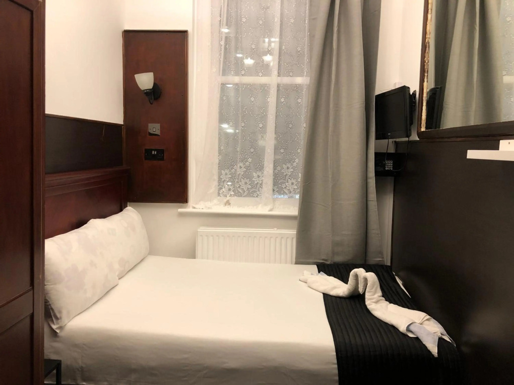 Plaza London Hotel