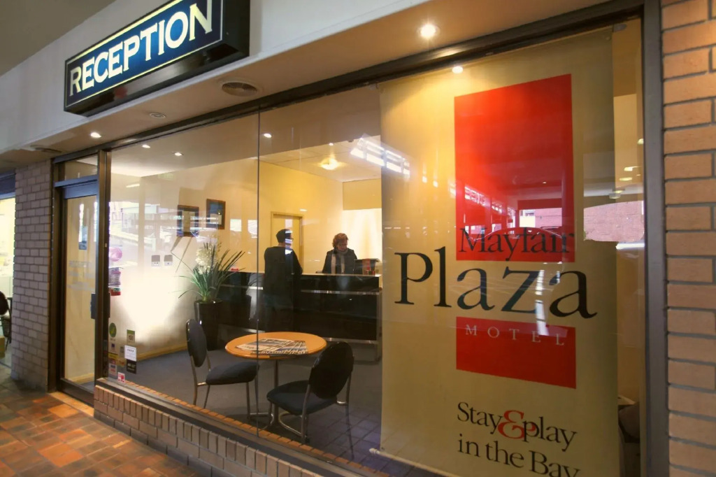 Mayfair Plaza Motel and Apartments