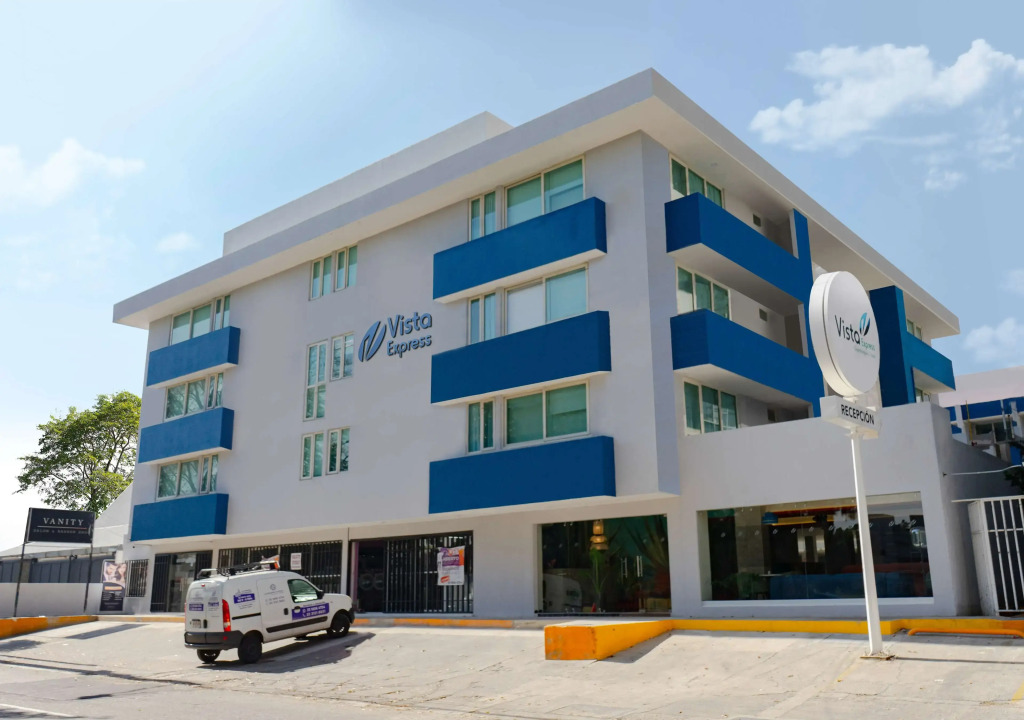 Vista Express Guadalajara Expo SureStay Collection by BW