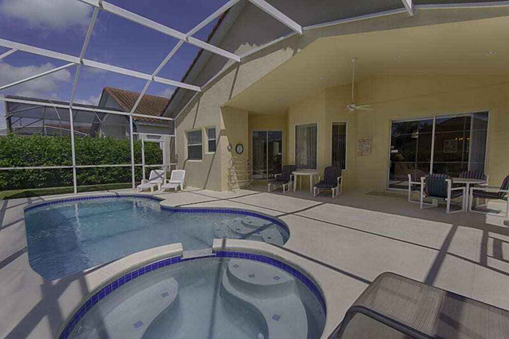 Tuscan Hills 4 bed / 3 bath home