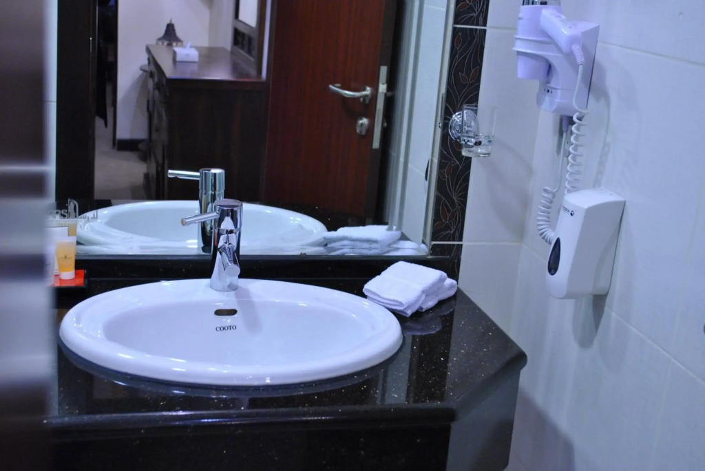 Larsa Hotel