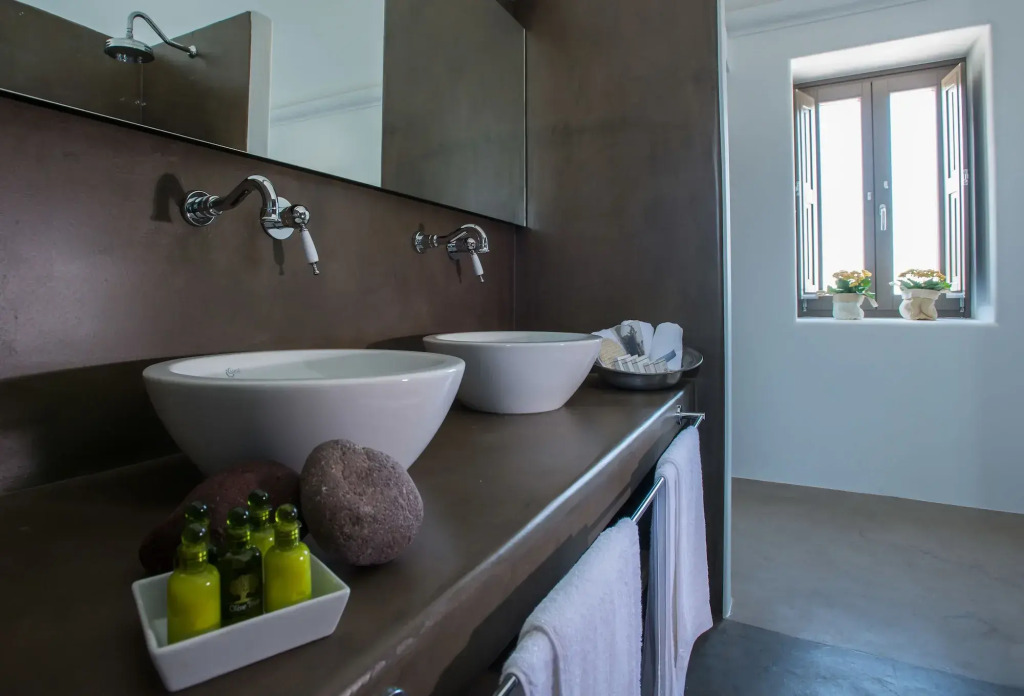 Azar Luxury Villas & Suites